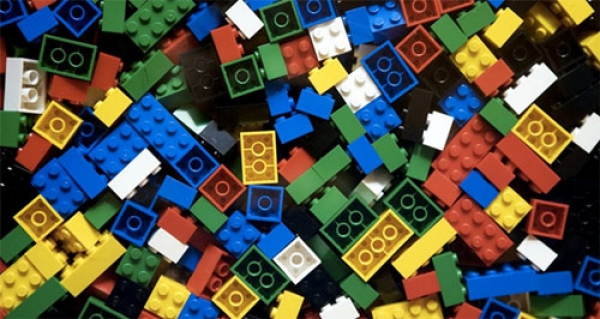 ¿Dónde inicia LEGO?