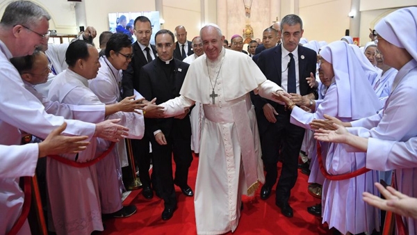 El Papa a consagrados: Sean instrumentos en las manos creadoras del Señor