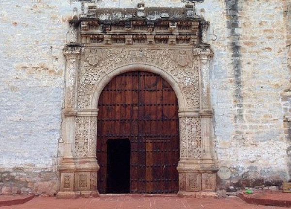 Para restaurar el ex convento Franciscano de San Martin de Tours en Huaquechula, Puebla.