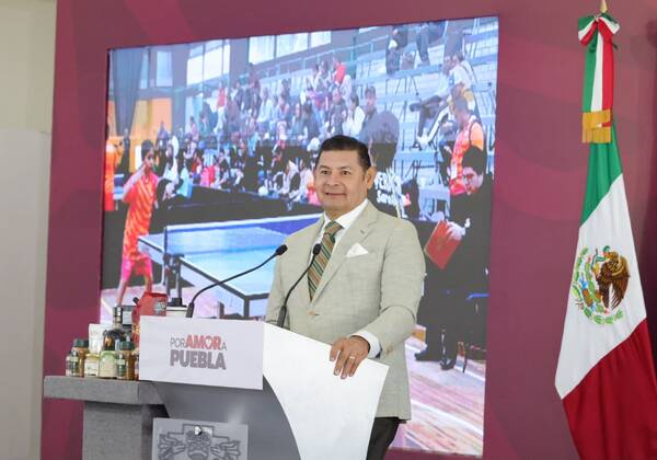 Obra Comunitaria transforma parques y canchas