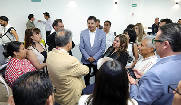 UNICREA amplía oportunidades de formación profesional