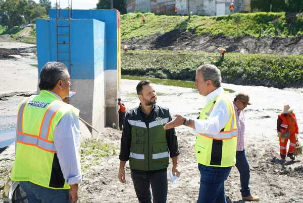 Supervisan desazolve en vaso regulador Puente Negro