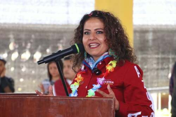 Destaca Azucena Rosas 114 iniciativas en su 2do Informe