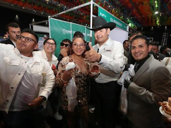 Alejandro Armenta encabeza &quot;Encuentro Nacional del Mezcal&quot;