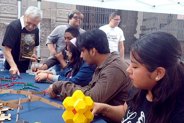 Realiza FCFM Tercera Feria de las Matemáticas