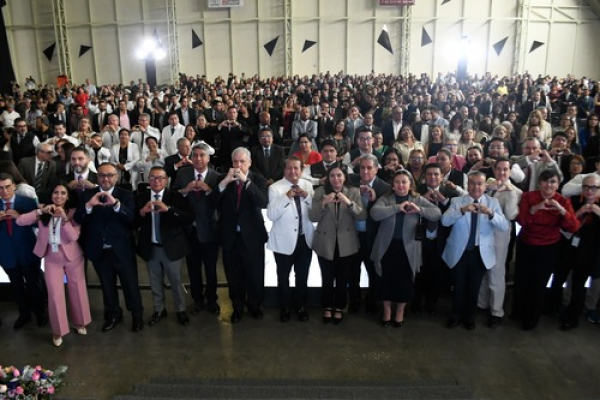 Personal m&eacute;dico residente culminan su formaci&oacute;n