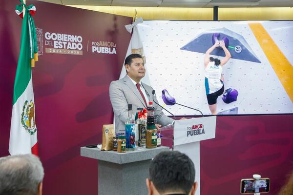 Puebla avanza como referente deportivo: Armenta
