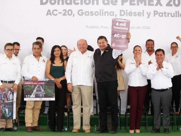 PEMEX impulsa pavimentación en Puebla