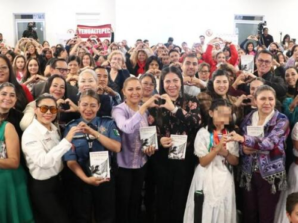 Secretaría de Mujeres entrega Cartilla de Derechos a poblanas
