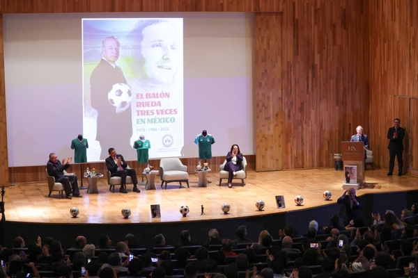 Presentan libro mundialista de José Ramón Fernández