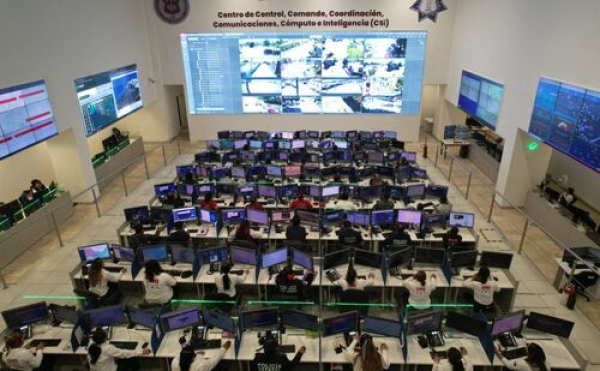 Puebla reconoce al personal del 911