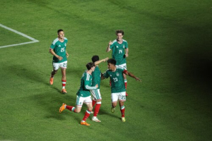 Selecci&oacute;n Mexicana gole&oacute; 4-0 a Islandia