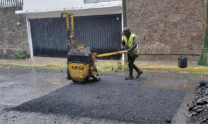 &quot;Bacheando Puebla&quot; avanza en bulevares y avenidas primarias