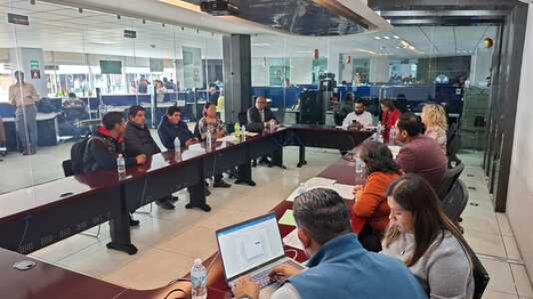 SEP atiende peticiones en escuela de Ixtacamaxtitlán