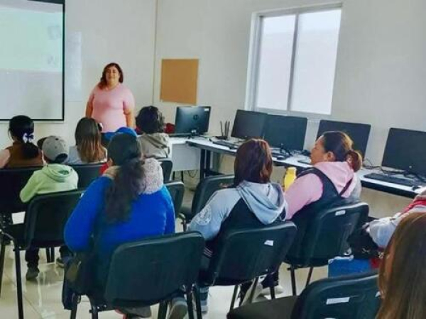 SEDIF previene deserción escolar mediante cursos y talleres