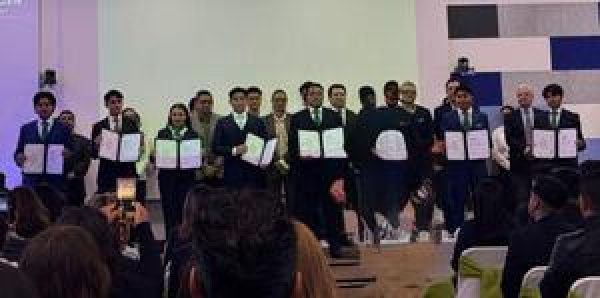 UTP brinda certeza y seguridad a la juventud poblana