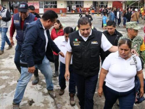 Alejandro Armenta atiende afectaciones en Xicotepec