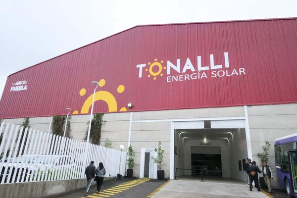 Puebla destaca en industria de paneles solares