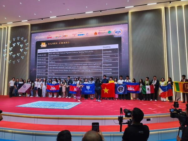 CECyTE triunfa en competencia en Camboya