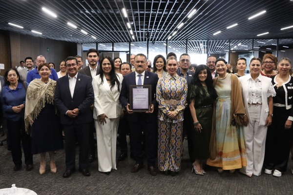 Cogreso reconoce a Fundación Cáritas Puebla
