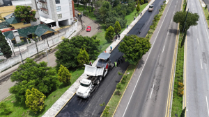 Rehabilitan vialidades en la capital