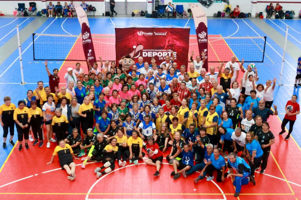 Concluye torneo de barrios Cachibol 2026