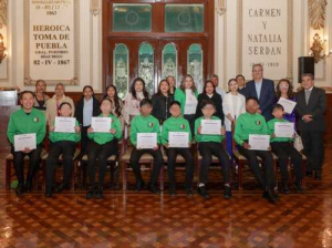 Entregan reconocimientos a &ldquo;Ni&ntilde;os Calculadora&rdquo;