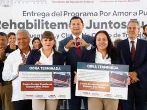 Entregan apoyos del programa &quot;Rehabilitemos Juntos tu Escuela&quot;