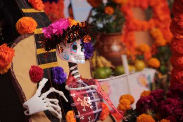 Ofrenda monumental para mujeres indígenas