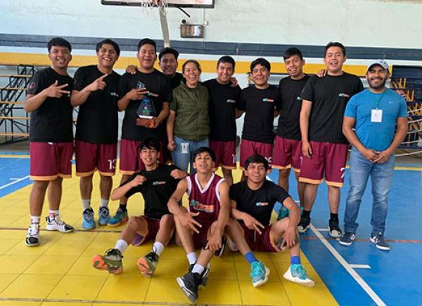 UTTECAM participa en eventos deportivos y culturales