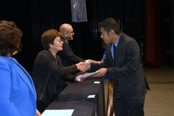Rectora Lilia Cedillo preside graduación en CCU