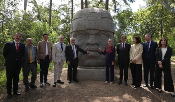 ​​Sheinbaum visita el Centro de Supercomputación de Barcelona