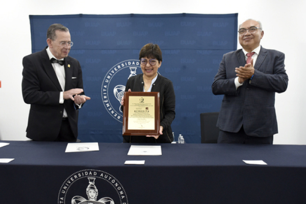 BUAP recibe acreditación internacional de COMAEM