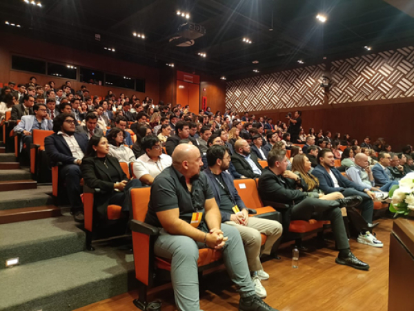 Juristas, creativos y expertos en IA redefinen el Derecho