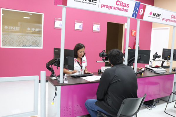 Jóvenes los que menos se inscriben en el padrón electoral: INE