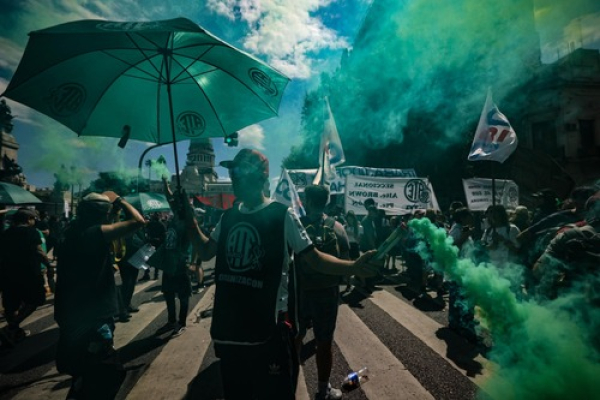Reforma laboral provoca huelga en Argentina