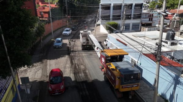Arranca pavimentación en 23 Sur-Norte y Carlos González