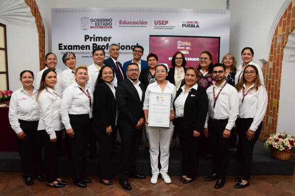 USEP celebra 1er examen profesional en Enfermería