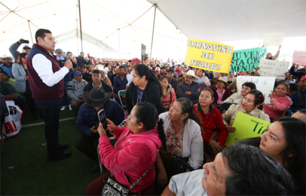 El gobernador Armenta entregó apoyos agrícolas a Los Reyes de Juárez