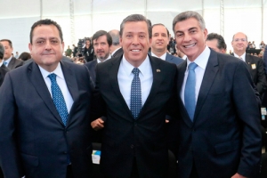 El gobernador Tony Gali asiste al quinto informe de Miguel Márquez