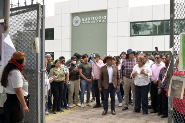 Estudiantes de la BUAP entregan instalaciones en CU