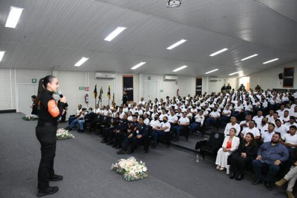 Capacitan en género a 300 cadetes de UCIPS