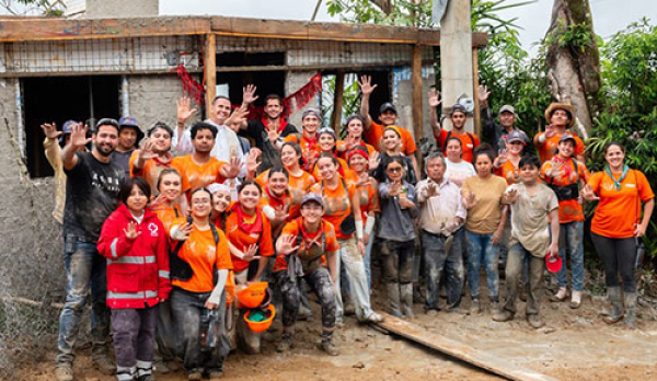 Voluntarios de Anáhuac Puebla construyen nueve viviendas en Cuetzalan