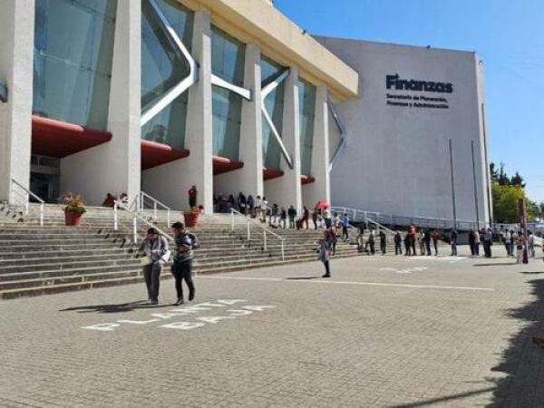 Reanudan actividades en Finanzas Puebla