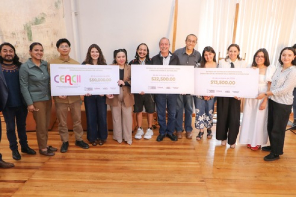 Gobierno entrega apoyos a 9 espacios culturales