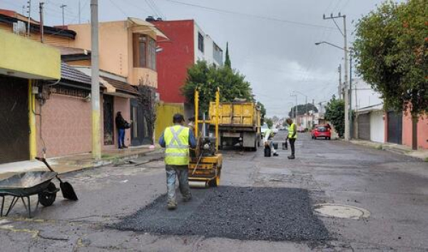 &quot;Bacheando Puebla&quot; atiende nuevos puntos de la capital