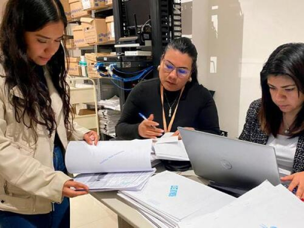 Impulsan transparencia y legalidad en servicios registrales