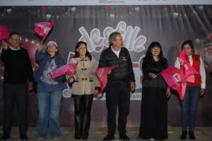 Desfile de Reyes Magos ilumina Puebla Capital