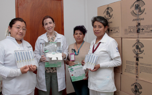 10 mil jeringas son donadas al ISSTEP