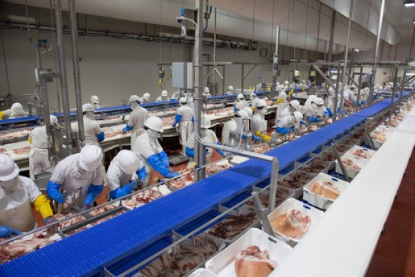 Altosano Granjas Carroll lleva 21 a&ntilde;os donando carne a SEDIF